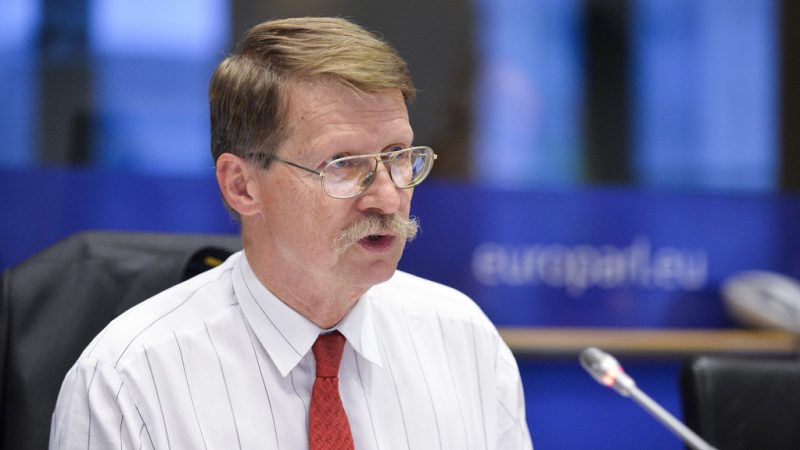 Jaromír Kohlíček: Demokracie není anarchie. EU se musí vrátit k selskému rozumu