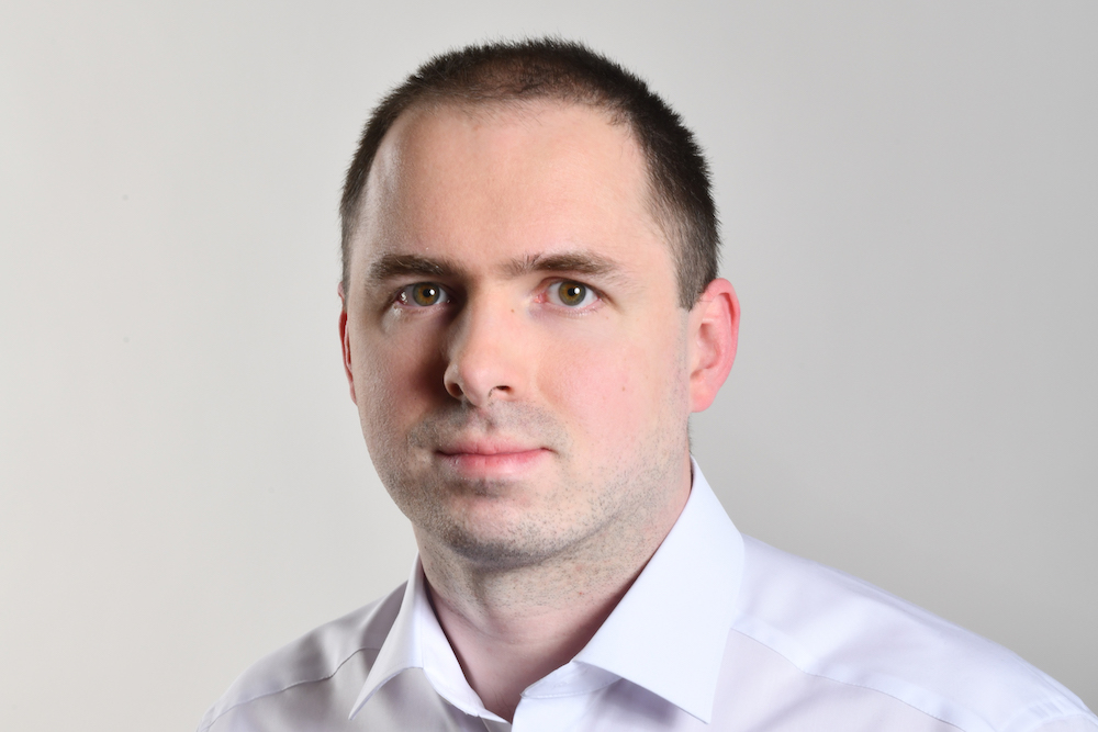 Odbourat byrokraty zavedenou praxi je jako likvidovat plevel na zahradě
